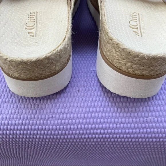 Cliffs White Mountain Estella Platform Thong Sandals Size 8M Metallic Floral - Picture 4 of 9